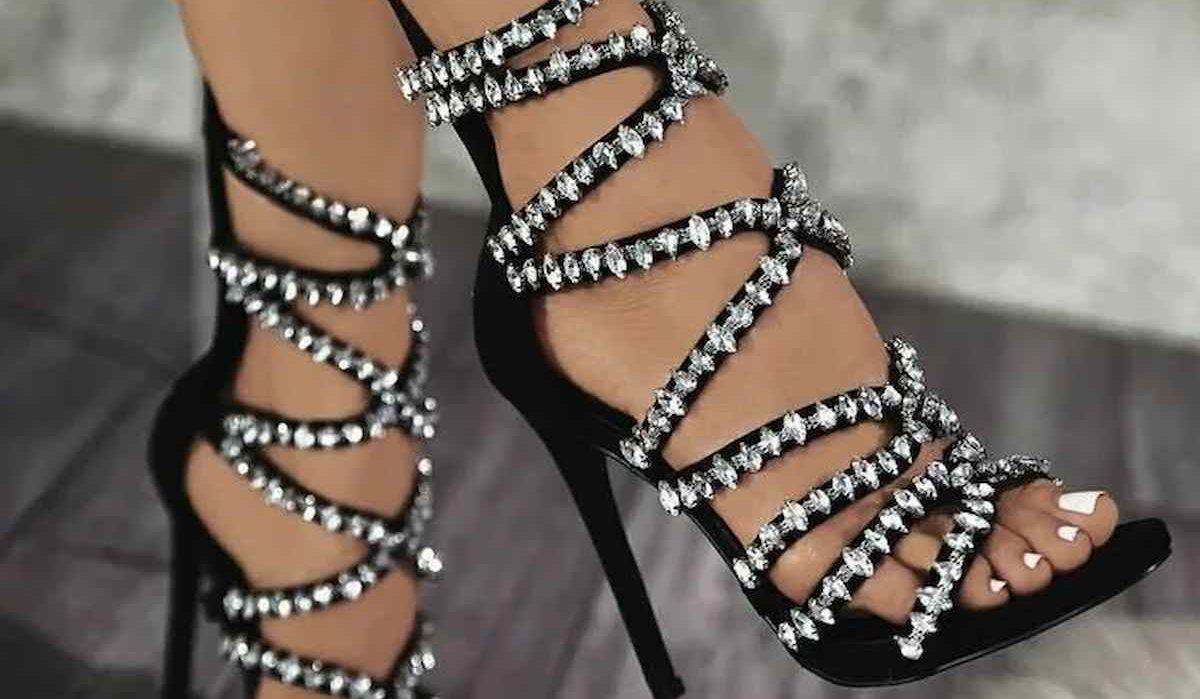  Black sandals with rhinestones Purchase Price + Photo 